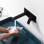 Vòi Lavabo Âm Tường Đồng Thau Sơn Tĩnh Điện Đen - Crom Bóng FORLER